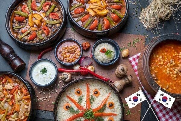 Prato de kimchi e bulgogi, pratos típicos da cozinha coreana